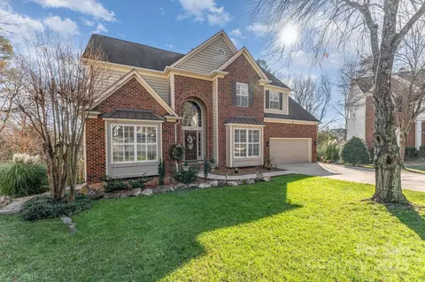 6131 Swanston Dr, Charlotte, NC 28269