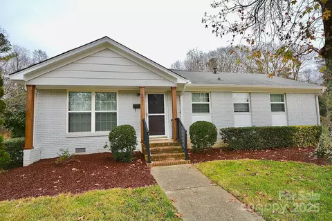 6801 Barrington Dr, Charlotte, NC 28215