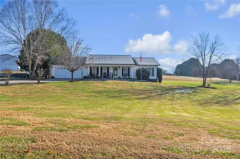 57 Riverview Rd, Taylorsville, NC 28681