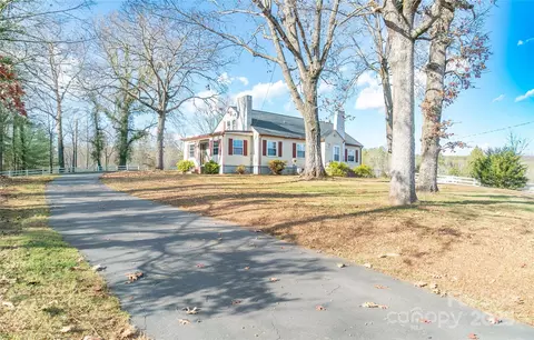 4263 Fox Rd, Lenoir, NC 28645