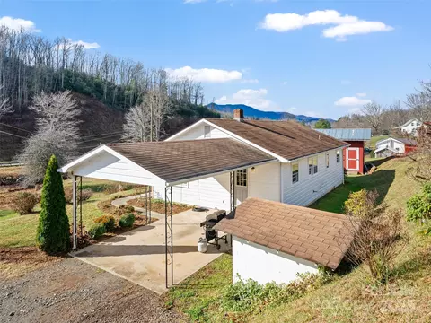 287 Newdale Church Rd, Burnsville, NC 28714
