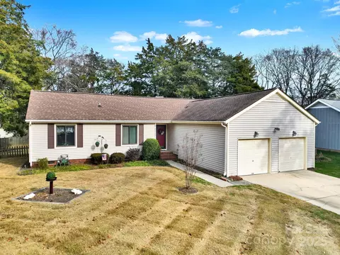 10518 Camelback Cir, Charlotte, NC 28226