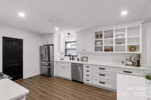 Kitchen - 2570 Pineview Dr, Lancaster, SC 29720 photo 1 of 3
