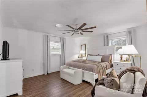 Bedroom - 2570 Pineview Dr, Lancaster, SC 29720 photo 5 of 6