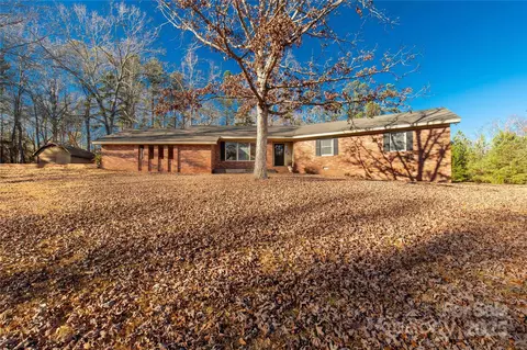 2570 Pineview Dr, Lancaster, SC 29720