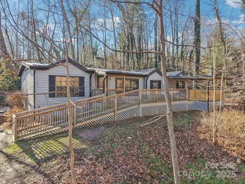 53 Woodscape Dr, Mills River, NC 28759