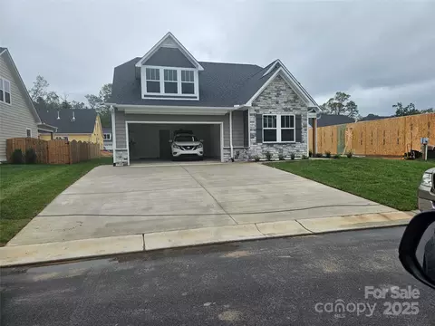 118 N Christie Ct, Fletcher, NC 28732
