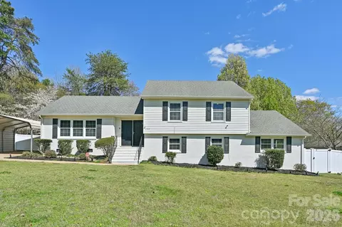 1104 Colony Ct, Gastonia, NC 28056