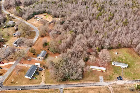 105 Kilgore Dr, Kings Mountain, NC 28086