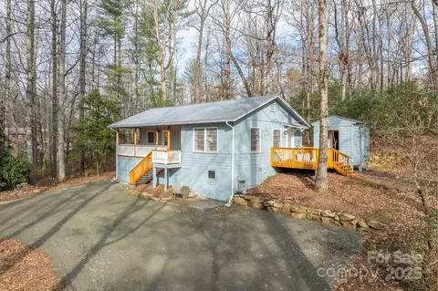 361 Rainbow Lake Dr, Brevard, NC 28712