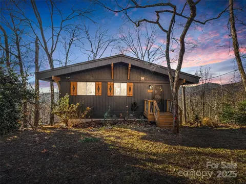 495 Youngs Mountain Dr, Lake Lure, NC 28746