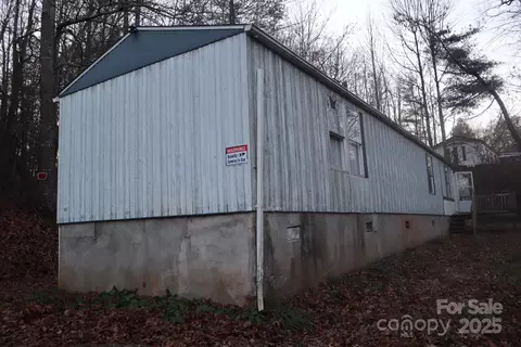 2521 Pony Ct, Lenoir, NC 28645