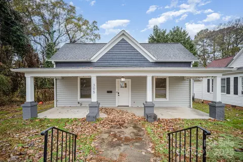 305 S Gaston St, Dallas, NC 28034