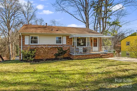 7 Crestland Rd, Asheville, NC 28803