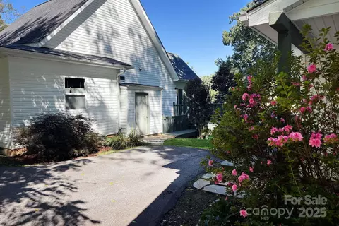 Exterior - 477 Probart St, Brevard, NC 28712 photo 7 of 10