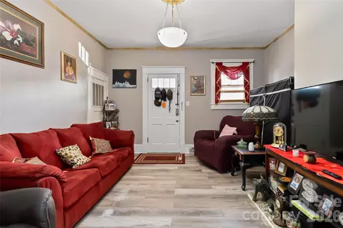 Living - 224 E Steele St, Salisbury, NC 28144 photo 2 of 2