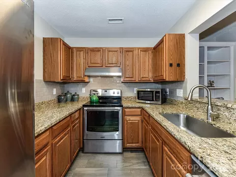 Kitchen - 17541 Tuscany Ln, Cornelius, NC 28031 photo 1 of 3