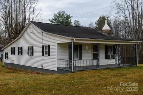 3235 Bee Mountain Rd, Lenoir, NC 28645