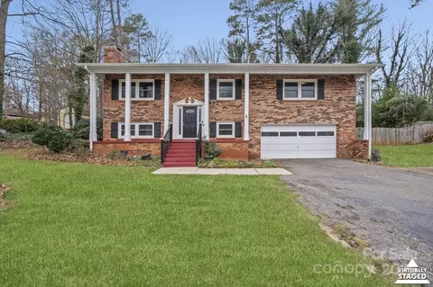 118 Brookmeade Dr, Statesville, NC 28625