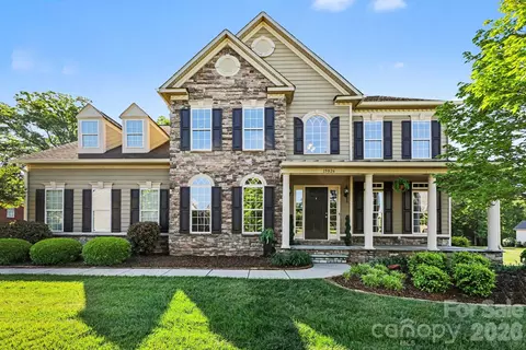 15026 Skypark Dr, Huntersville, NC 28078