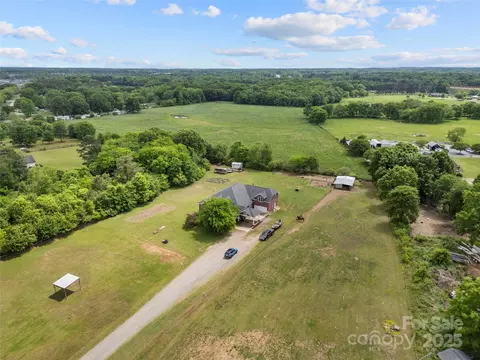 6218 Indian Trail Fairview Rd, Indian Trail, NC 28079