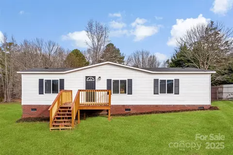 Exterior - 226 Muldoon Ln, Clover, SC 29710 photo 1 of 4