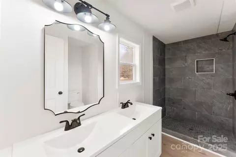 Bath - 226 Muldoon Ln, Clover, SC 29710 photo 1 of 2