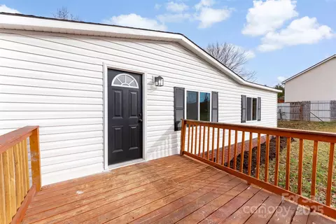Exterior - 226 Muldoon Ln, Clover, SC 29710 photo 2 of 4