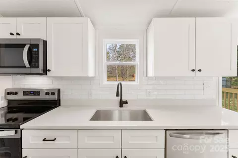 Kitchen - 226 Muldoon Ln, Clover, SC 29710 photo 2 of 3