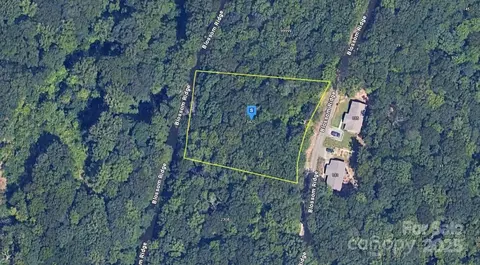 128 Blossom Rdg, Leicester, NC 28748