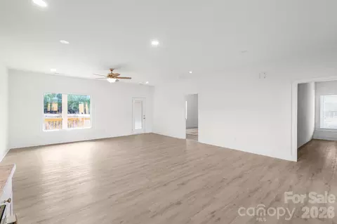 Living - 916 Fowler Rd, Monroe, NC 28110 photo 2 of 5