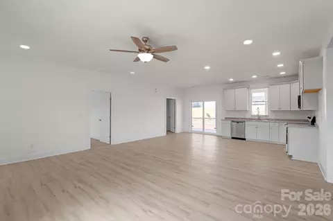 Living - 916 Fowler Rd, Monroe, NC 28110 photo 4 of 5