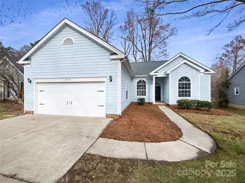 5219 Hedgecrest Pl, Charlotte, NC 28269