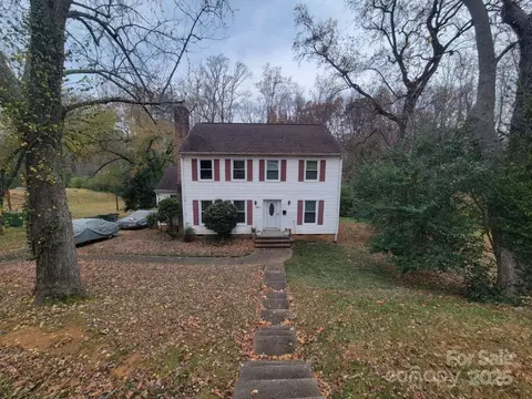 6801 Somersworth Dr, Charlotte, NC 28215