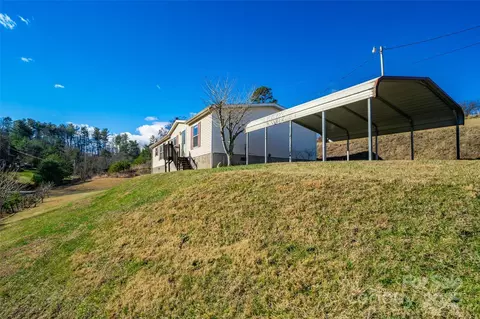 27 Moonflower Mountain Ln, Leicester, NC 28748