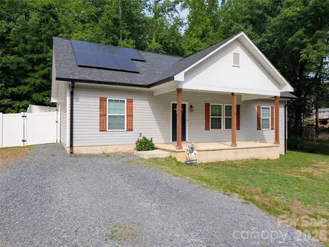 1329 Columbus St, Albemarle, NC 28001