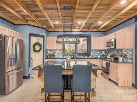 55 Dean Riddle Dr, Waynesville, NC 28785