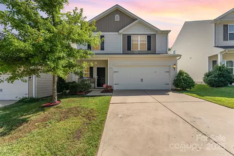 4710 Opus Ln, Charlotte, NC 28214
