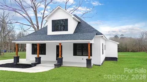 484 Hilltop Rd, Lincolnton, NC 28092
