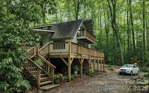 545 Timberline Dr, Maggie Valley, NC 28751