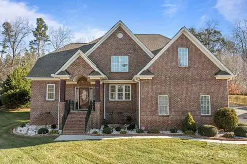 187 Winding Creek Dr, Troutman, NC 28166