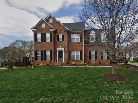 279 Chandeleur Dr, Mooresville, NC 28117