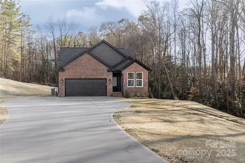 9017 Wagon Trl, Lincolnton, NC 28092