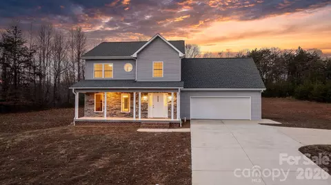 3723 Franklin Ct, Newton, NC 28658