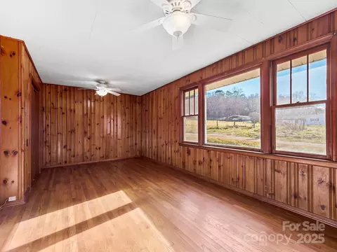 Living - 71 Lower Glady Fork Rd, Candler, NC 28715 photo 5 of 9