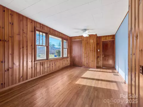 Living - 71 Lower Glady Fork Rd, Candler, NC 28715 photo 6 of 9