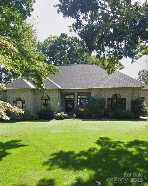 8695 Howard Dr, Terrell, NC 28682