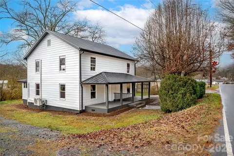 576 Pickens Hwy, Rosman, NC 28772