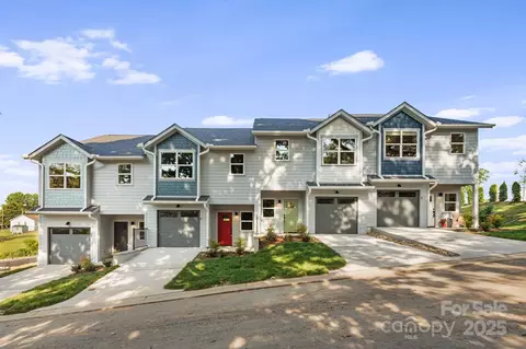Bolton 3, Asheville, NC 28806