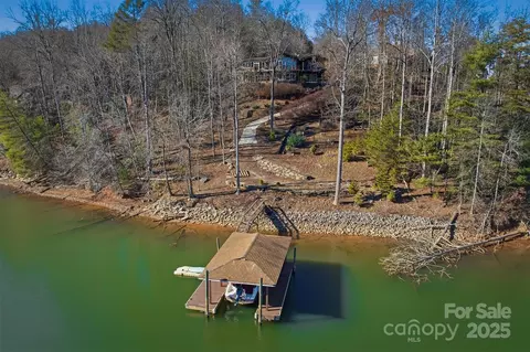 536 Harborside Dr, Nebo, NC 28761